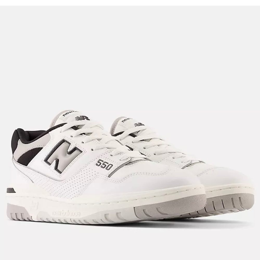 NEW BALANCE 550 white and concrete black sneakers